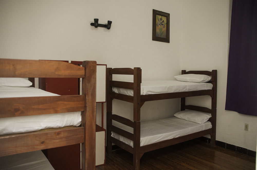 Blanes Hostel Монтевидео Екстериор снимка