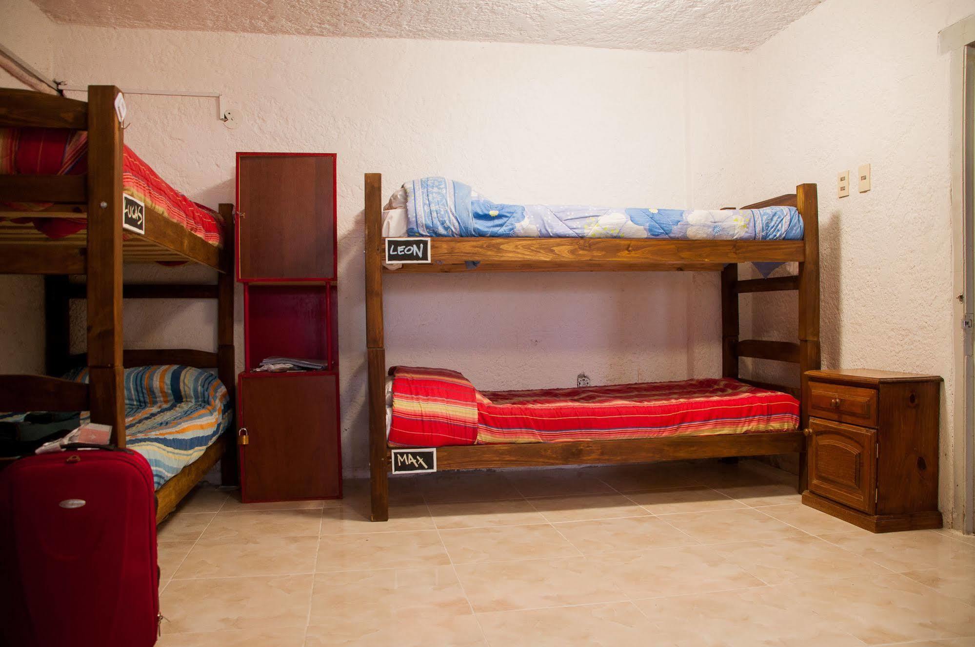 Blanes Hostel Монтевидео Екстериор снимка